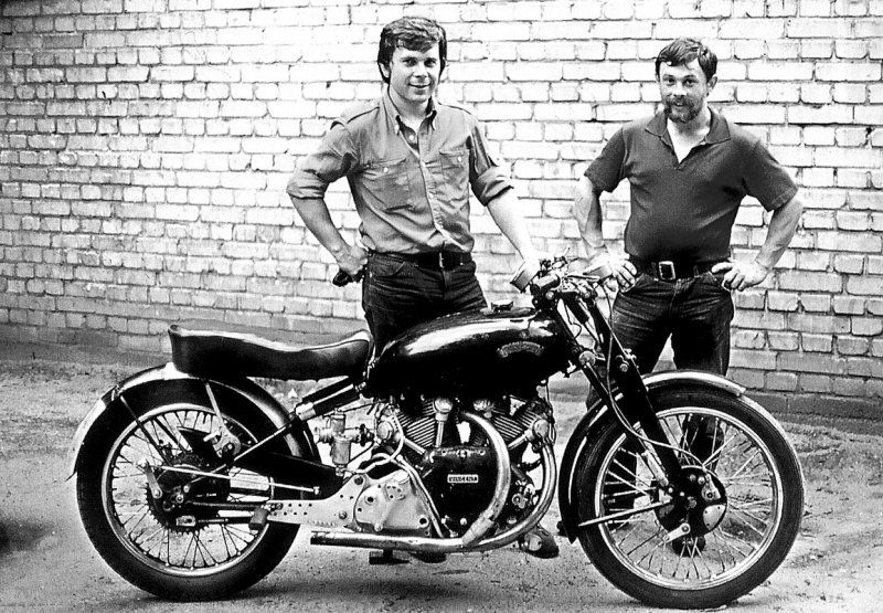 Black-Lightning-F10-AB-1-C-3230-with-Pol