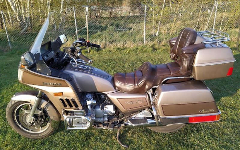 gl1200.thumb.jpg.39ce3a522e3cee8b12c094e538dcfe18.jpg